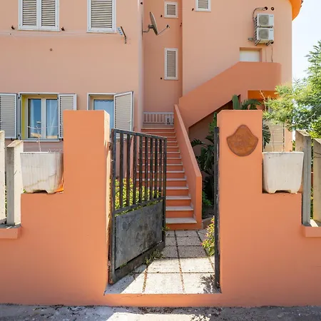 Erica Yuri Lejlighed *