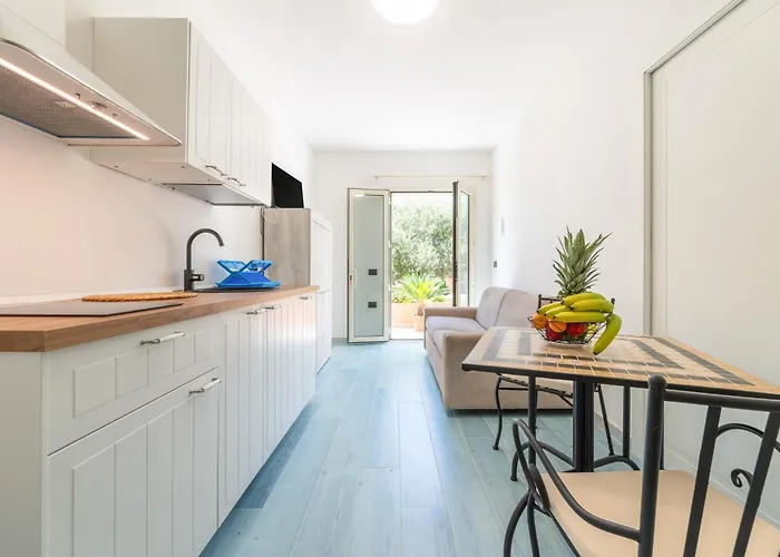 Erica Yuri Villa San Pietro